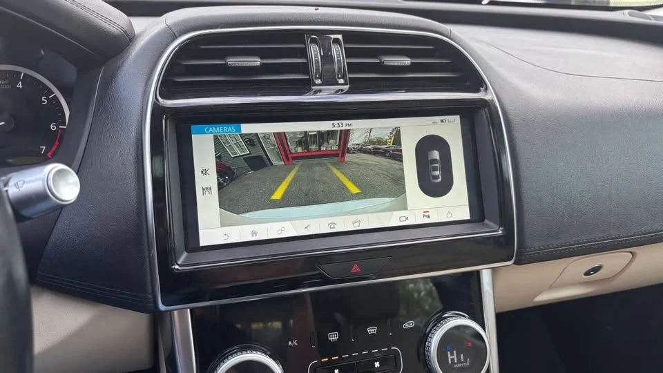 2020 Jaguar XE - Image 12 of 20