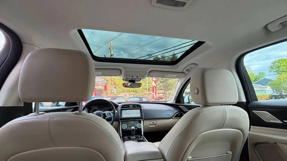2020 Jaguar XE - Image 20 of 20