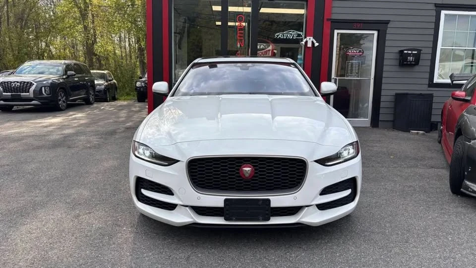 2020 Jaguar XE - Image 2 of 20