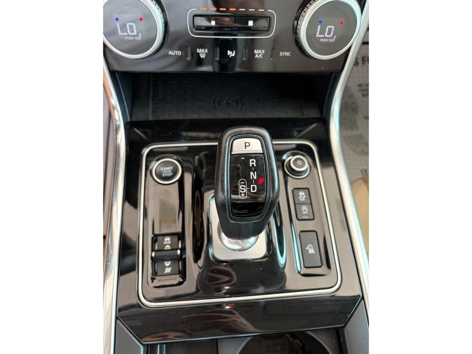 2020 Jaguar XE - Image 11 of 16