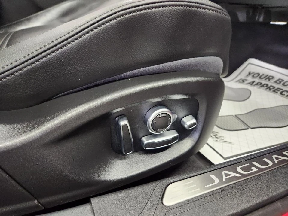 2020 Jaguar XE - Image 11 of 20