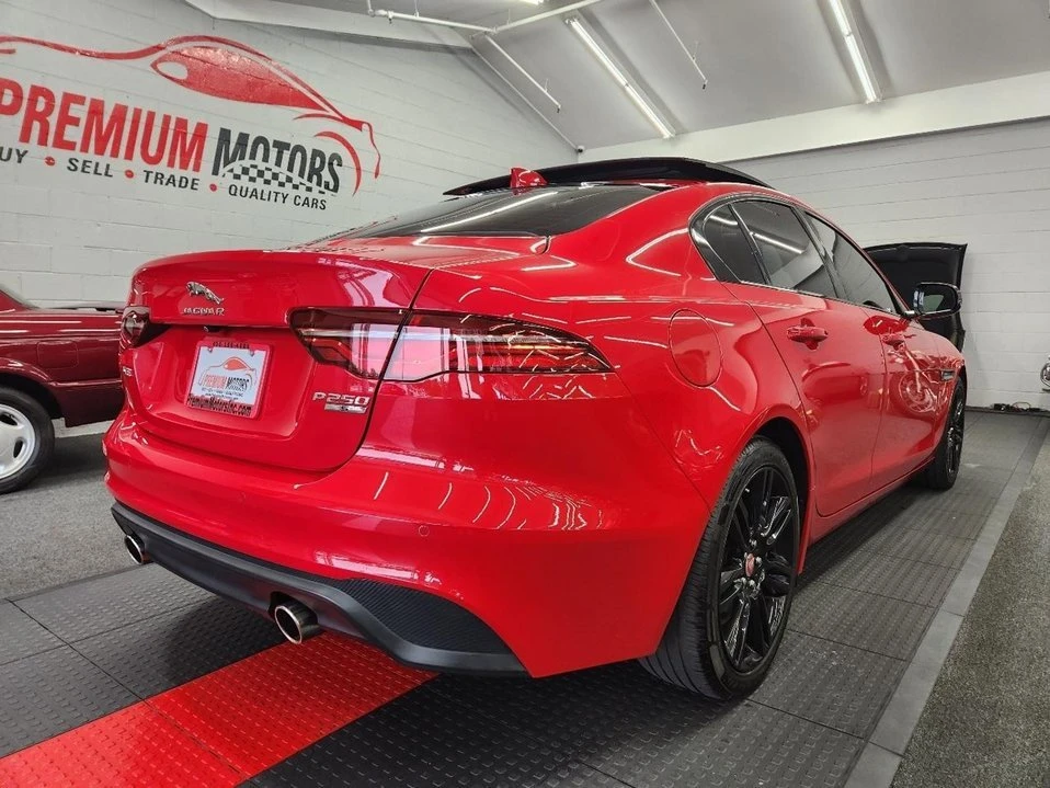2020 Jaguar XE - Image 15 of 20