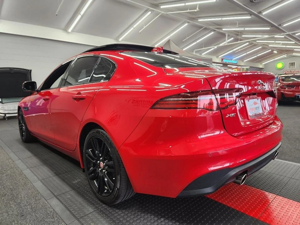 2020 Jaguar XE - Image 17 of 20