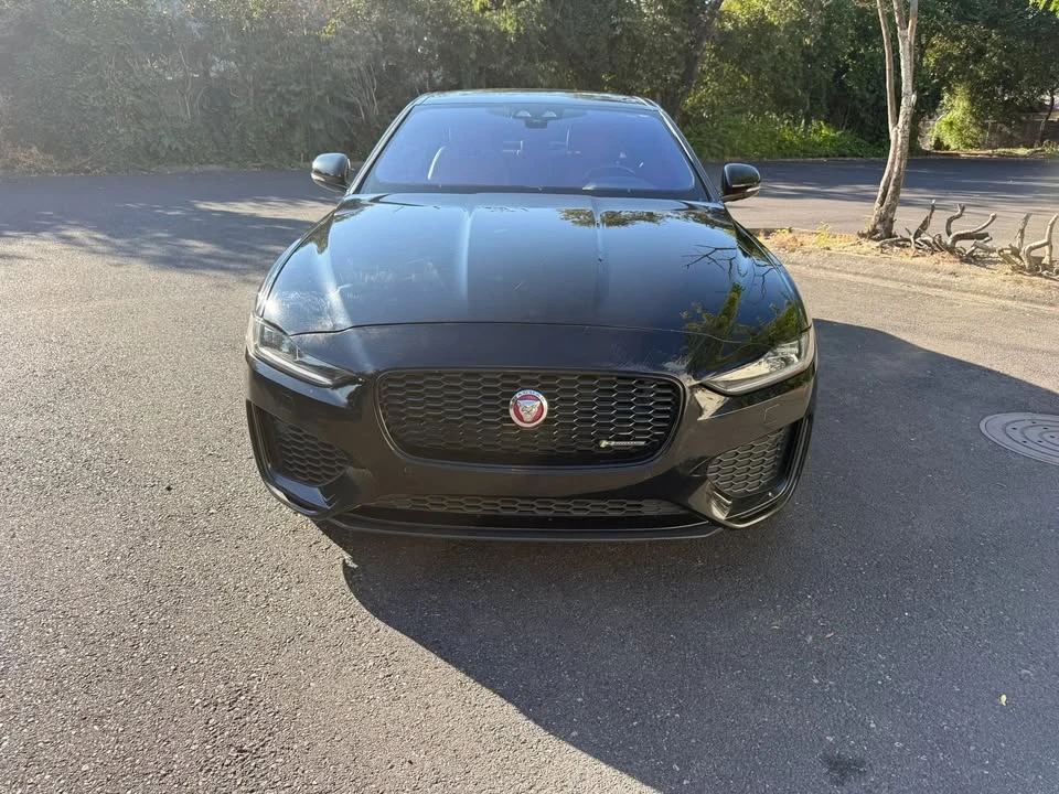 2020 Jaguar XE - Image 10 of 15