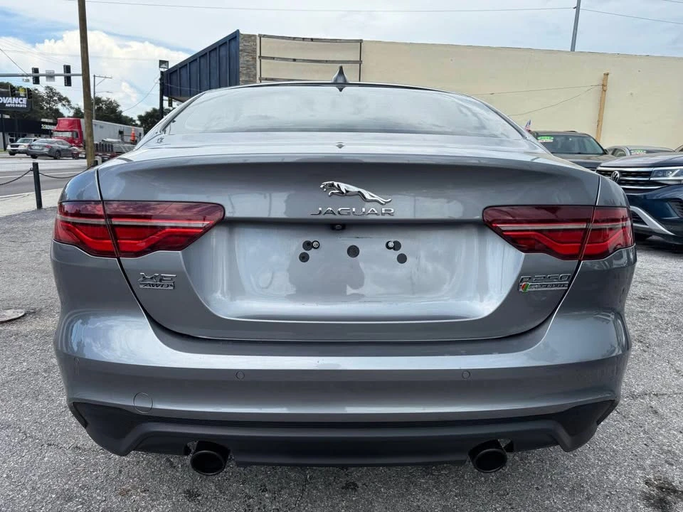 2020 Jaguar XE - Image 5 of 20