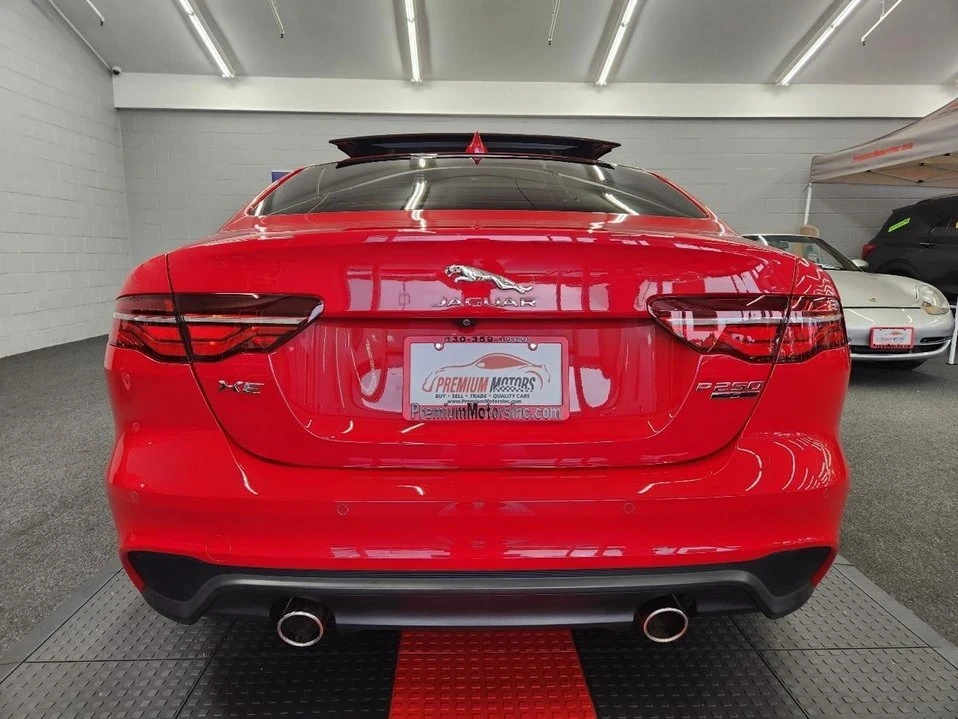 2020 Jaguar XE - Image 16 of 20