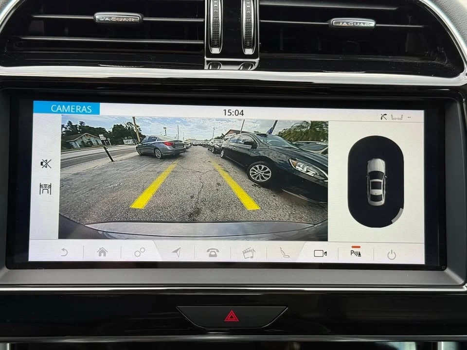 2020 Jaguar XE - Image 17 of 20