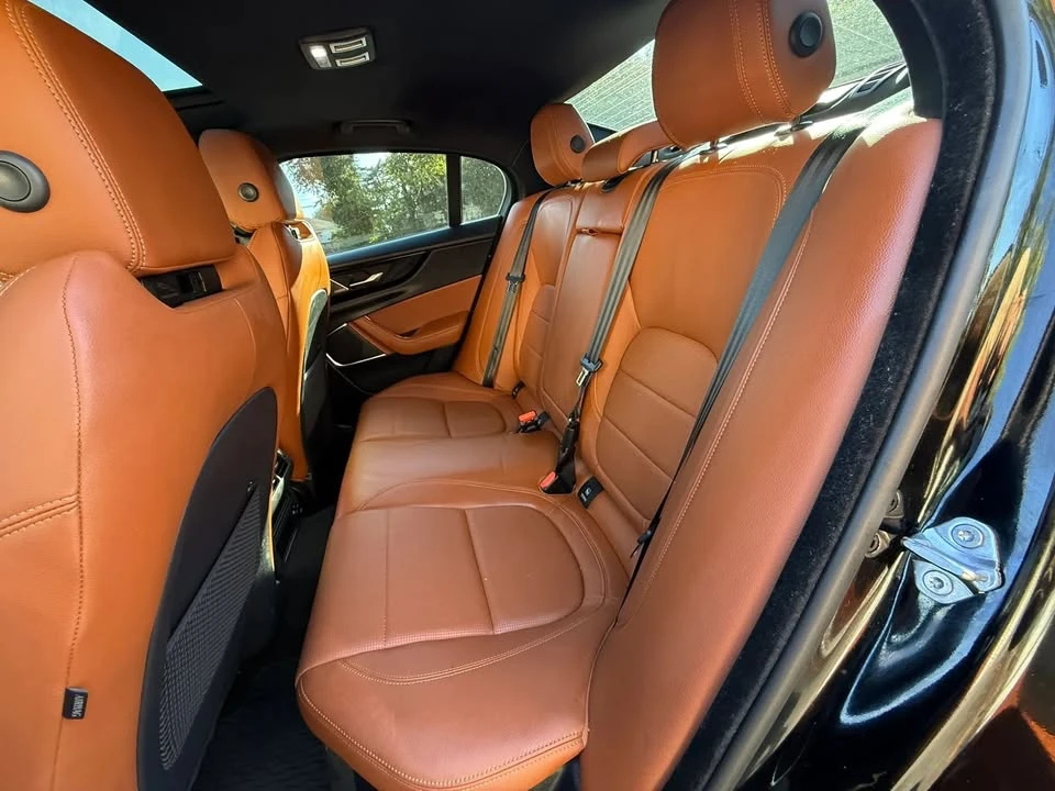 2020 Jaguar XE - Image 12 of 15