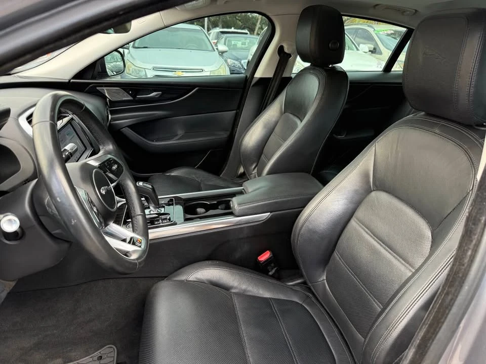 2020 Jaguar XE - Image 11 of 20