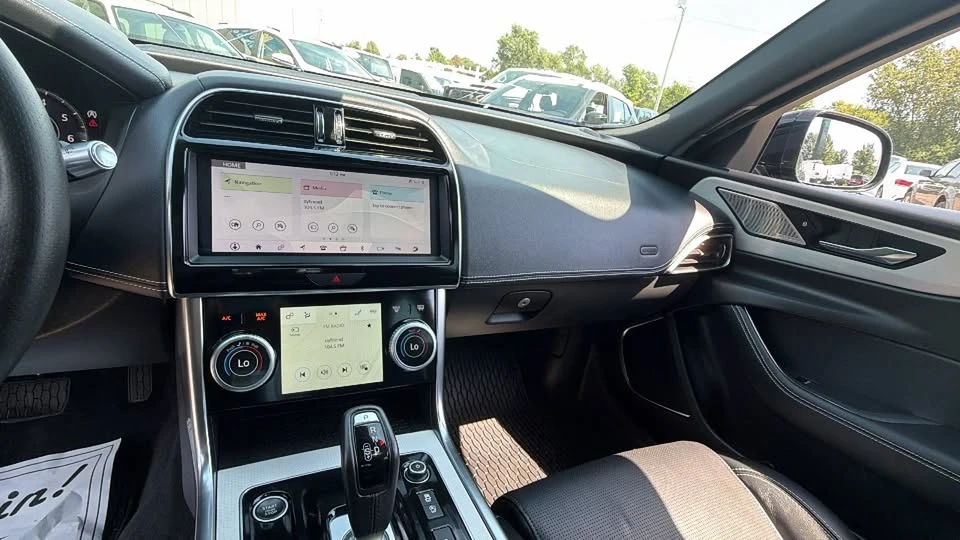 2020 Jaguar XE - Image 13 of 20