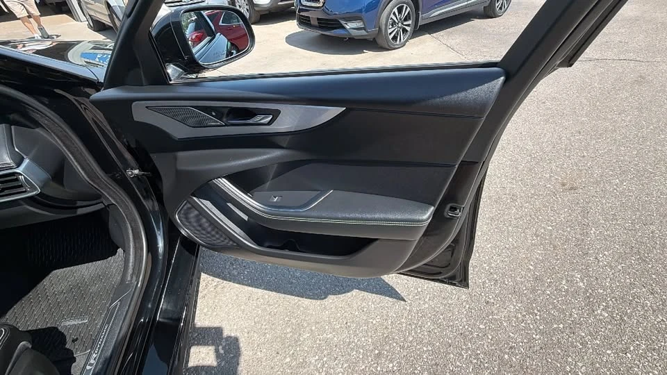 2020 Jaguar XE - Image 19 of 20