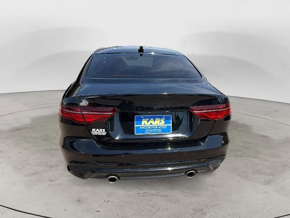 2020 Jaguar XE - Image 5 of 20