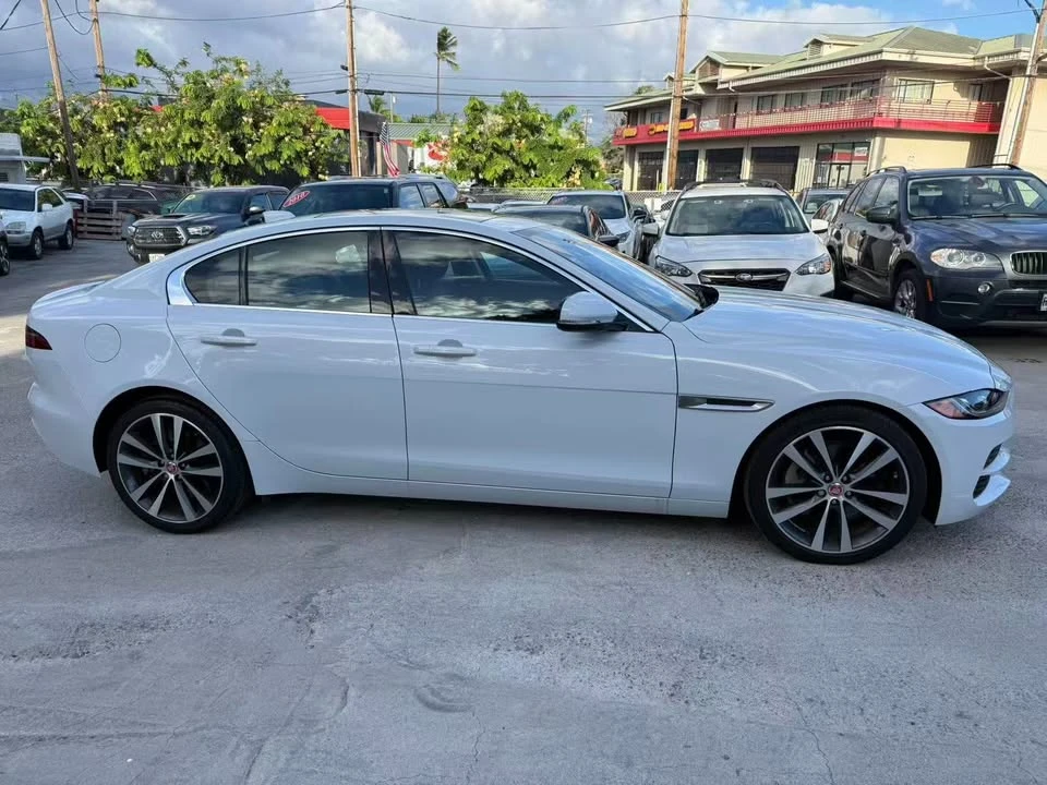 2020 Jaguar XE - Image 6 of 16