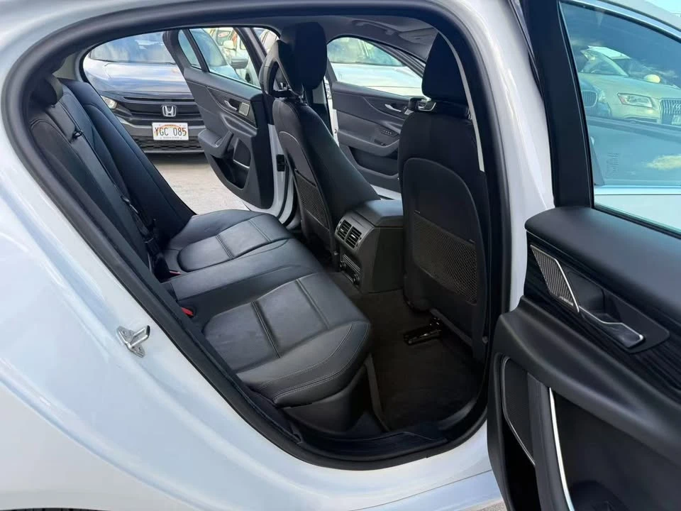 2020 Jaguar XE - Image 12 of 16