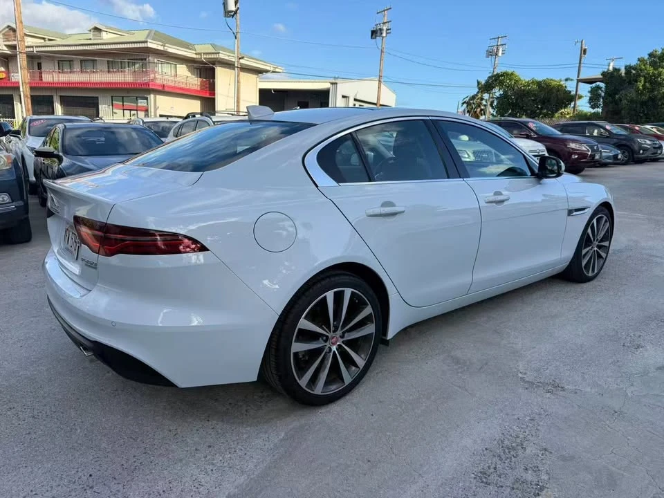2020 Jaguar XE - Image 5 of 16