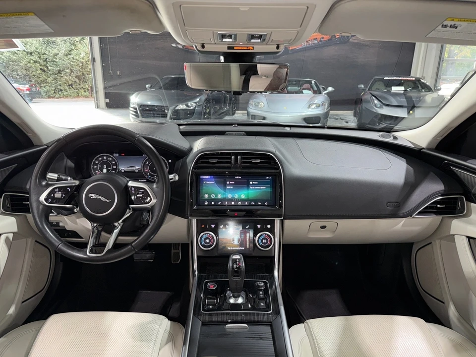 2020 Jaguar XE - Image 7 of 12