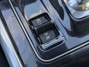 2020 Jaguar XE - Image 19 of 20