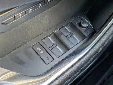 2020 Jaguar XE - Image 20 of 20