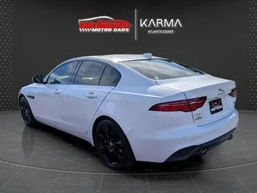 2020 Jaguar XE - Image 5 of 20