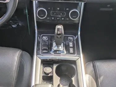 2020 Jaguar XE - Image 13 of 20