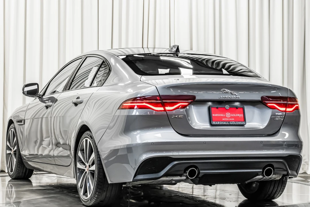 2020 Jaguar XE - Image 7 of 21