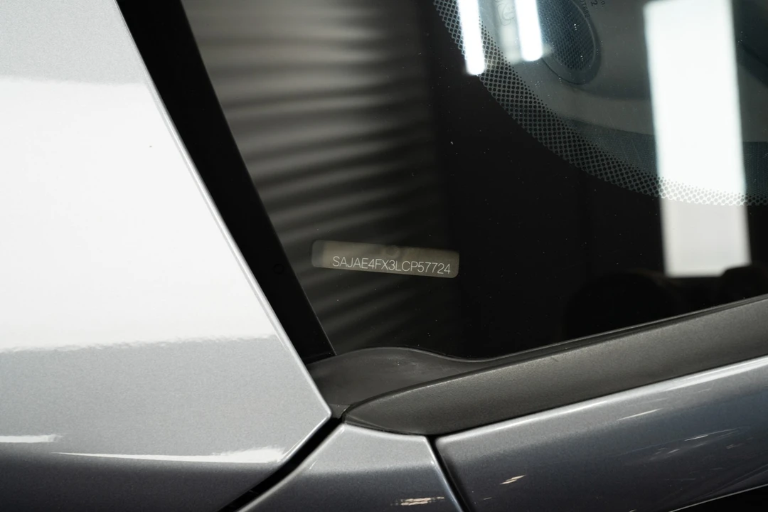 2020 Jaguar XE - Image 15 of 21