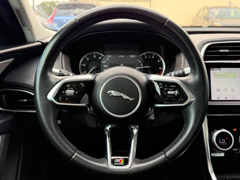2020 Jaguar XE - Image 13 of 20