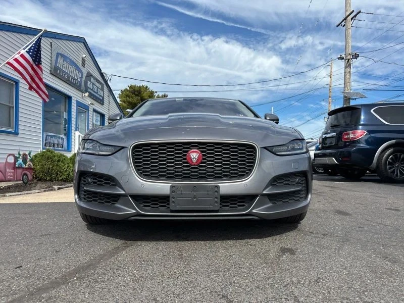 2020 Jaguar XE - Image 11 of 12