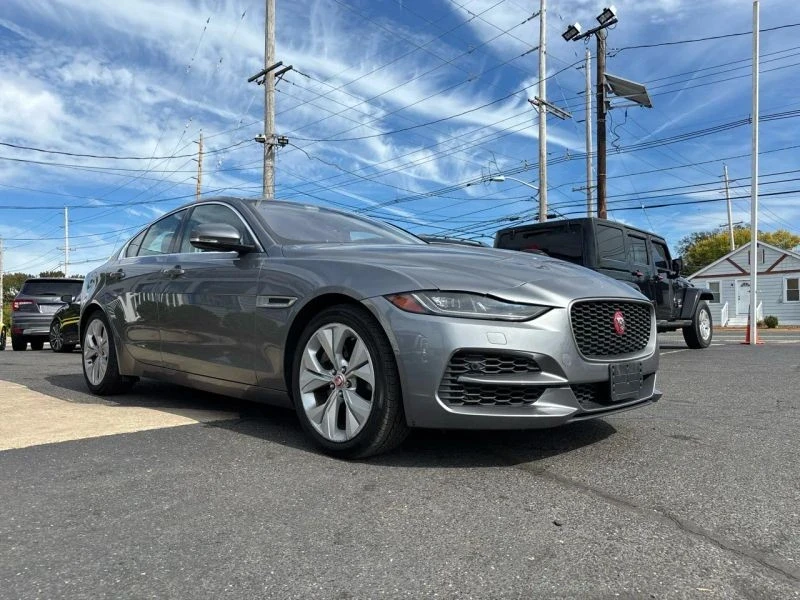 2020 Jaguar XE - Image 10 of 12