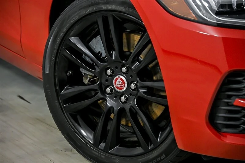 2020 Jaguar XE - Image 3 of 21