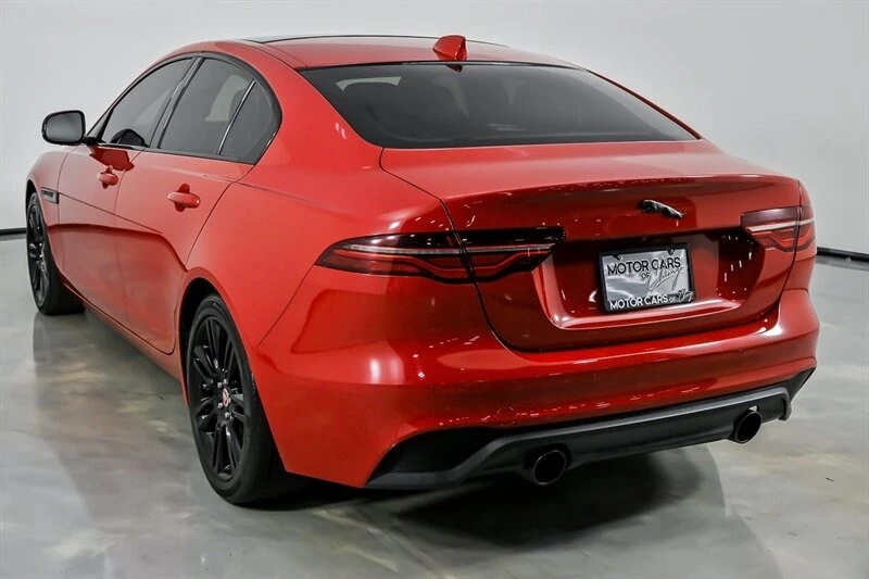 2020 Jaguar XE - Image 9 of 21