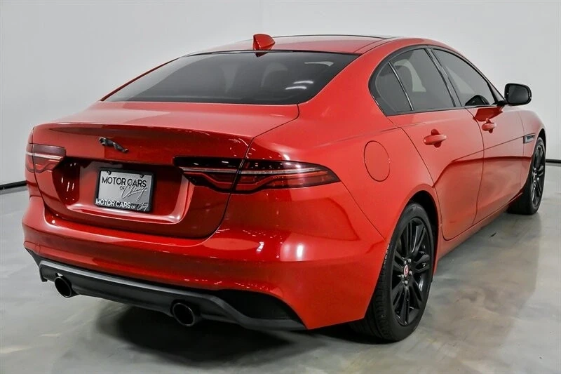 2020 Jaguar XE - Image 11 of 12