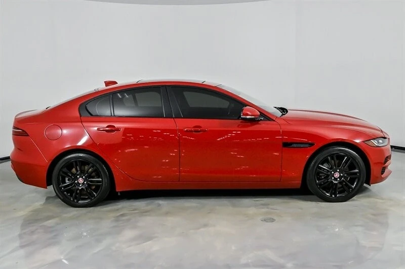 2020 Jaguar XE - Image 13 of 21