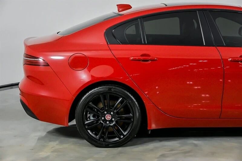 2020 Jaguar XE - Image 12 of 21