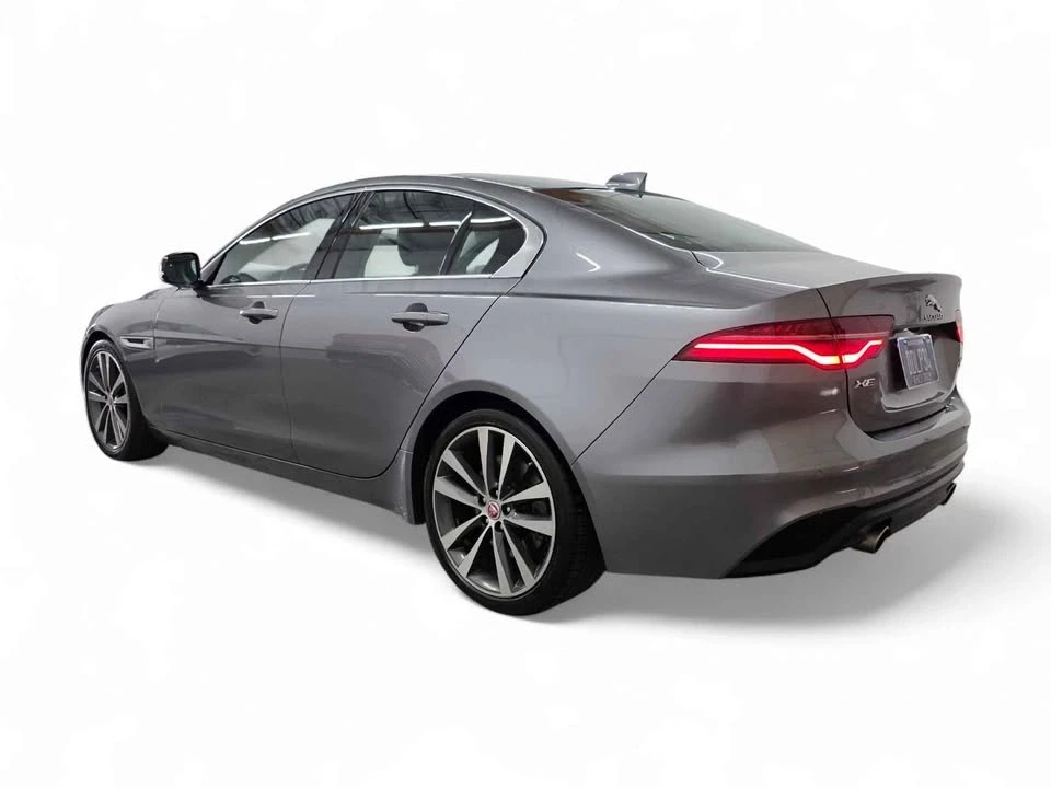 2020 Jaguar XE - Image 8 of 19