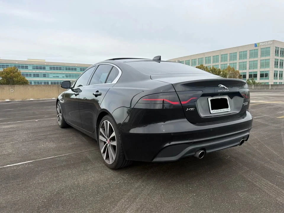 2020 Jaguar XE - Image 4 of 8