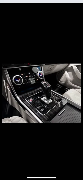 2020 Jaguar XE - Image 15 of 16