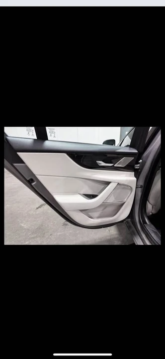 2020 Jaguar XE - Image 16 of 16