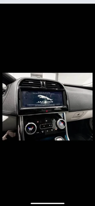 2020 Jaguar XE - Image 12 of 16