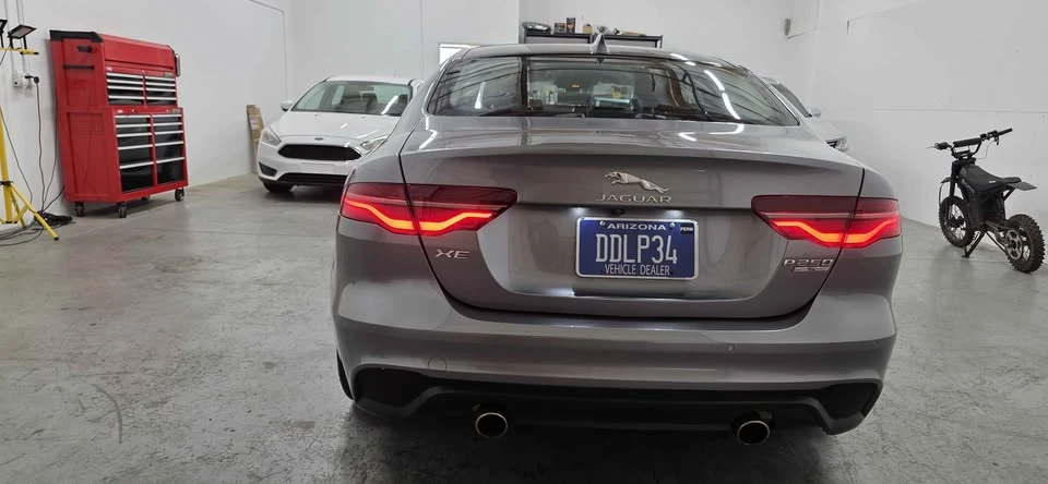 2020 Jaguar XE - Image 4 of 19
