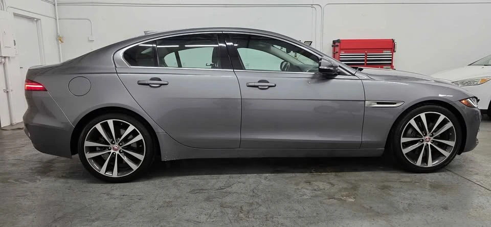 2020 Jaguar XE - Image 2 of 19