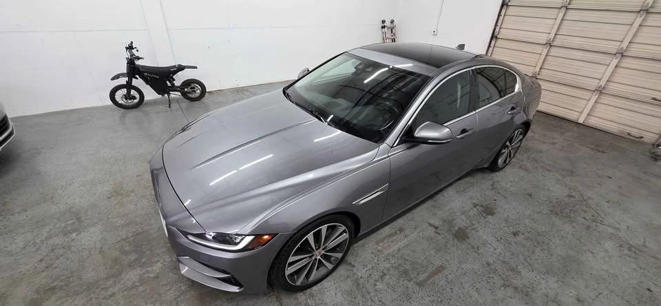 2020 Jaguar XE - Image 9 of 19