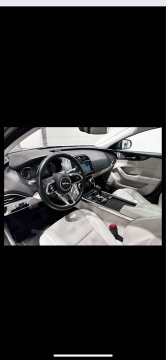 2020 Jaguar XE - Image 9 of 13