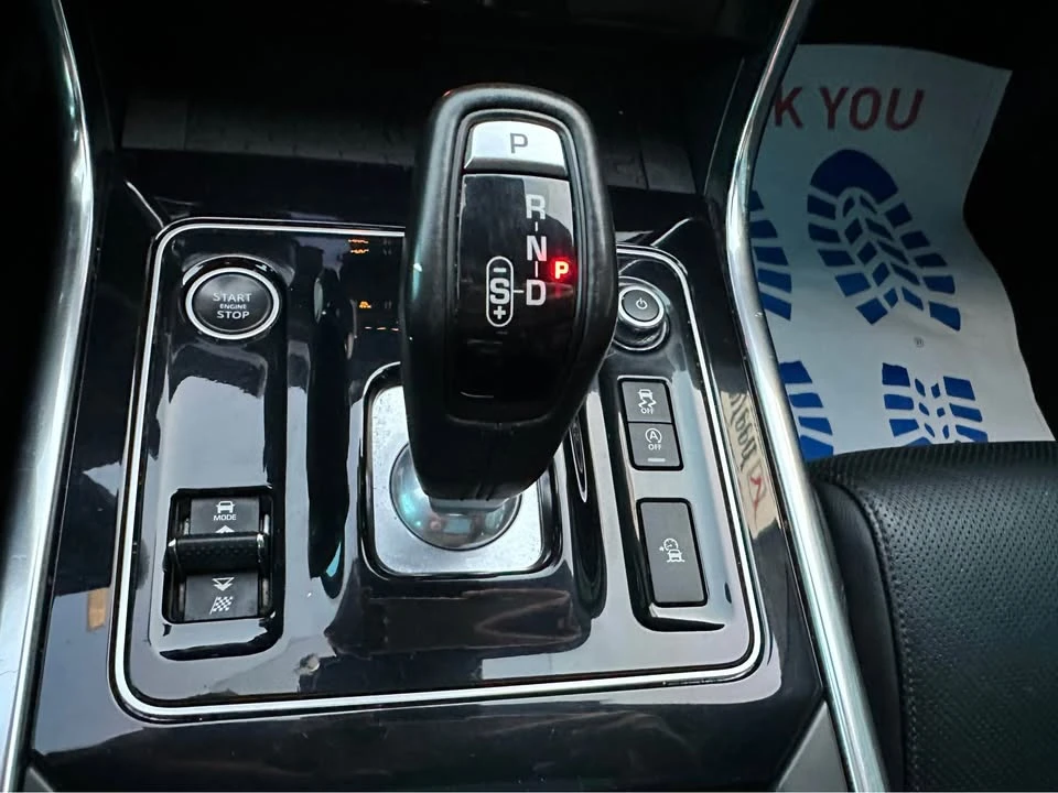 2020 Jaguar XE - Image 17 of 20