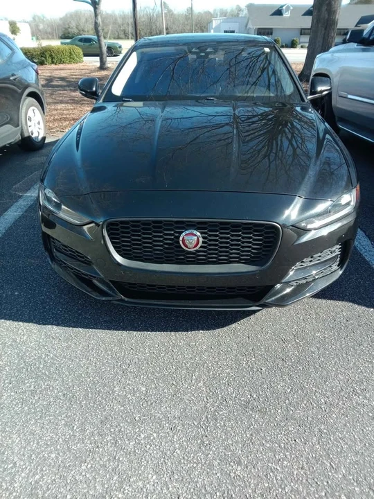 2020 Jaguar XE - Image 3 of 9