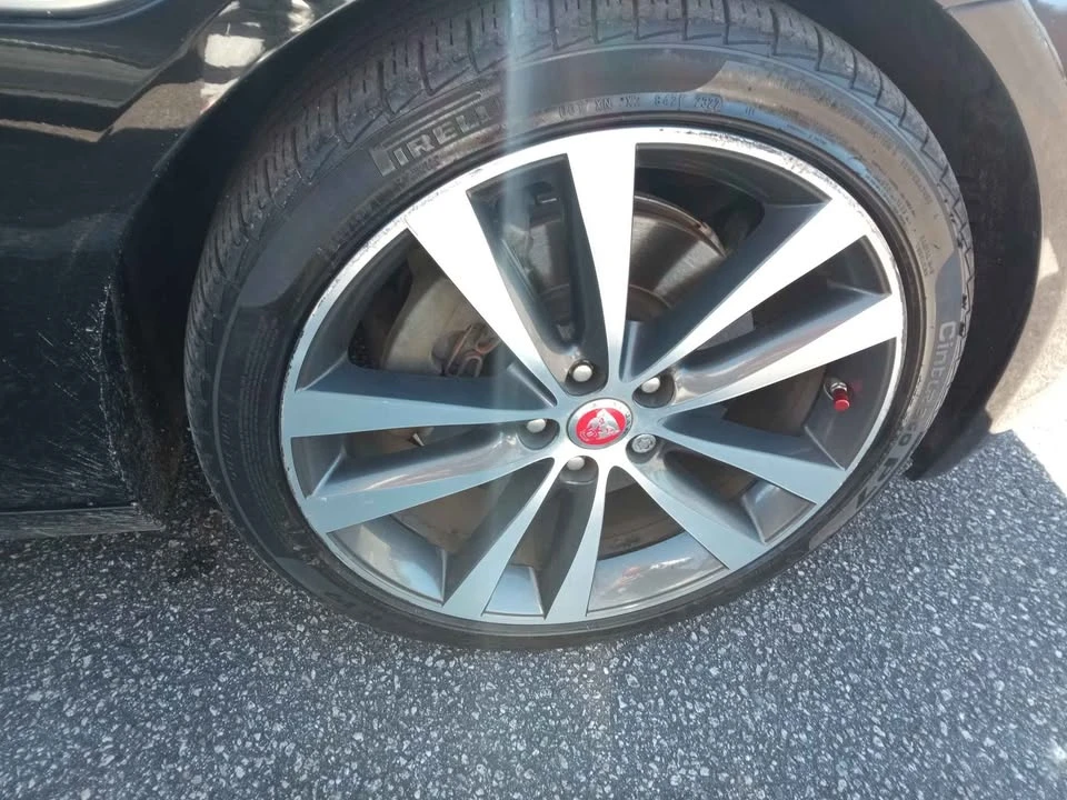 2020 Jaguar XE - Image 6 of 9