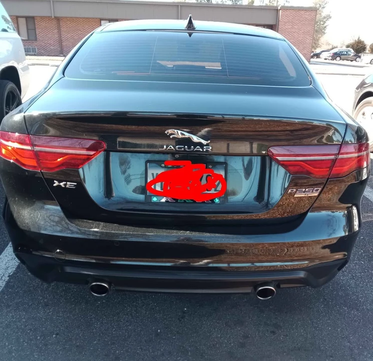 2020 Jaguar XE - Image 9 of 9