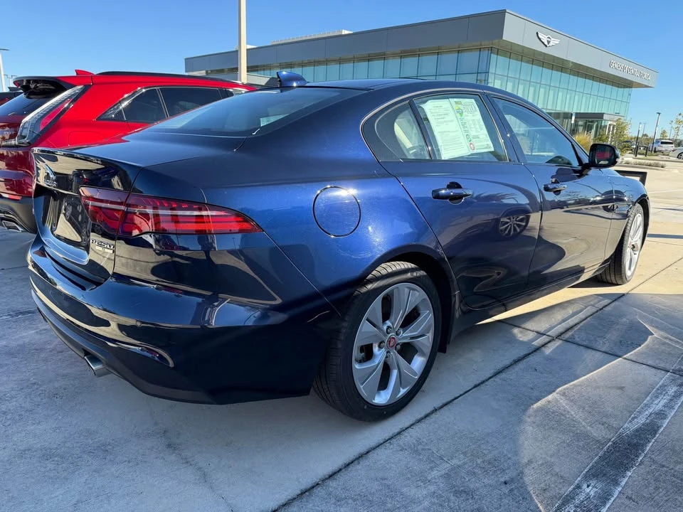 2020 Jaguar XE - Image 3 of 7