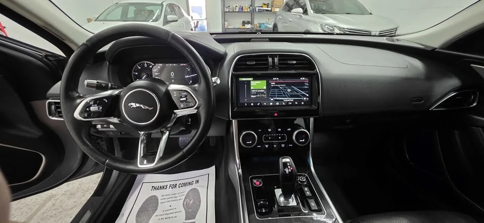 2020 Jaguar XE - Image 7 of 17