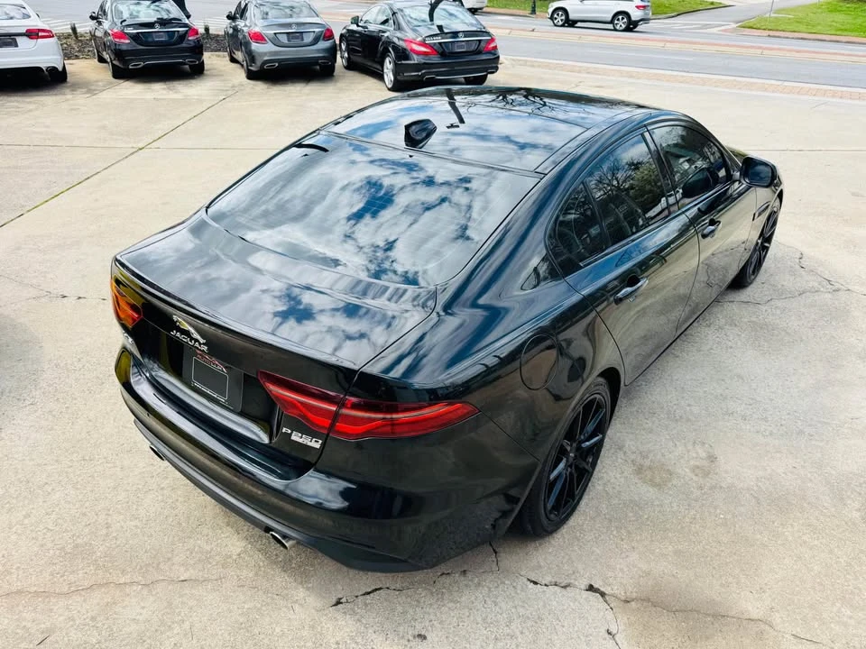 2020 Jaguar XE - Image 10 of 20